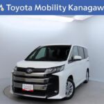 トヨタ ノア 2.0 S-G 7人乗り 元試乗車。走行距離2,000km、初年度登録2022年、車検2025年2月。総合評価５、内外装共にとてもきれいな状態です。お買い得の3,326,000円