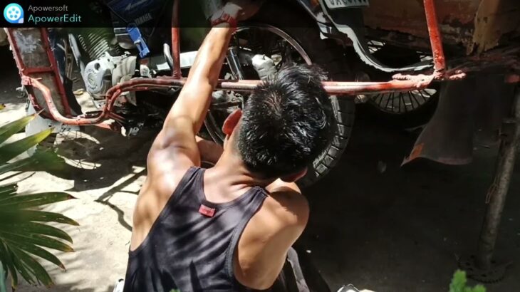 運転手がタイヤ交換してます。フィリピン移住３０年酷暑災難地獄生活。