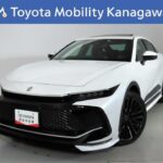 トヨタ クラウンクロスオーバー 2.4 RSアドバンス TRDフルエアロ 元試乗車。走行距離4,000km、年式2022年、車検2025年10月。総合評価５、お買い得の5,727,000円