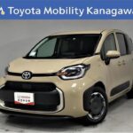 トヨタ シエンタ HV 1.5Z。元試乗車。走行距離610km、年式2022年、車検2025年8月。総合評価4.5、キズへこみがほぼ無く、きれいな状態です。お買い得の3,130,000円