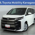 トヨタ ノア 2.0S-G 7人乗り 元試乗車。走行距離1,000km、年式2022年、車検2025年1月。総合評価５、内外装共にとてもきれいな状態です。お買い得の3,605,000円