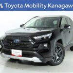 トヨタ RAV4 HV 2.5 アドベンチャー。(元)試乗車。走行距離8,000km、年式2021年、車検2024年12月。総合評価4.5、お買い得の4,082,000円