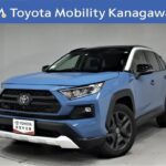 トヨタ RAV4 4WD 2.0 アドベンチャー 元試乗車。走行距離4,000km、年式2022年、車検2025年2月。総合評価５、内外装共にとてもきれいな状態です。お買い得の3,703,000円