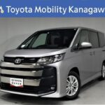 トヨタ ノア 2.0S-G 元試乗車。走行距離2,000km、年式2022年、車検整備付。総合評価５、内外装共にとてもきれいな状態です。お買い得の3,543,000円