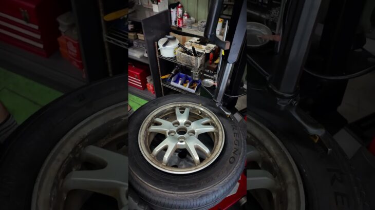 👻195/65R15 レグノGR-XⅢタイヤ交換【30系プリウス】