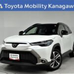 トヨタ カローラクロスHV 1.8Z 寒冷地仕様 元試乗車。走行距離2,000km、年式2023年、車検2026年11月。総合評価５、内外装共にとてもきれいな状態です。お買い得の3,679,000円