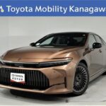 トヨタ クラウンセダンHV 2.5Z ブラックパッケージ 元試乗車。走行距離1,000km、年式2023年、車検2026年12月。総合評価６、中古車としては最高の状態です。お買得の7,586,000円