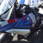 試乗してくださいとフレンドリーな営業さん　乗り出し３８０万円くらいする？GS1300ツーリングの音