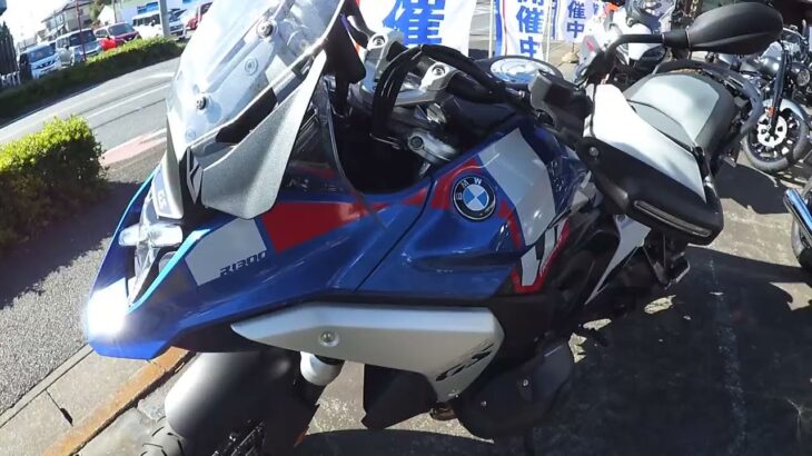 試乗してくださいとフレンドリーな営業さん　乗り出し３８０万円くらいする？GS1300ツーリングの音