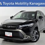 トヨタ カローラクロス 2.0Z 元試乗車。走行距離1,000km、年式2023年、車検2026年12月。総合評価５、内外装共にとてもきれいな状態です。お買い得の3,018,000円