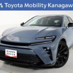 トヨタ クラウンスポーツHEV 2.5Z 元試乗車。走行距離2,000km、年式2023年、車検2026年10月。総合評価５、内外装共にとてもきれいな状態です。お買い得の5,584,000円