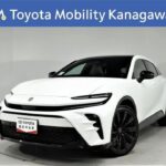 トヨタ クラウンスポーツHEV 2.5Z 寒冷地仕様 元試乗車。走行距離1,000km、年式2023年、車検2026年10月。総合評価５、内外装共にとてもきれいな状態です。お買得の5,584,000円