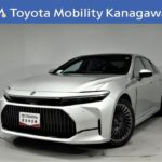 トヨタ クラウンセダンHV 2.5Z 元試乗車。走行距離2,000km、年式2024年、車検2027年1月。総合評価５、内外装共にとてもきれいな状態です。お買い得の7,082,000円