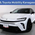 トヨタ クラウンスポーツHEV 2.5Z 元試乗車。走行距離2,000km、年式2023年、車検2026年10月。総合評価６、中古車としては最高の状態です。お買い得の5,575,000円