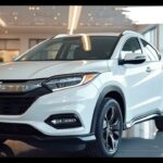 「新型ホンダ ヴェゼル 2025 – 初公開＆試乗レポート！」