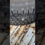 奥多摩　バス　パンクでタイヤ交換