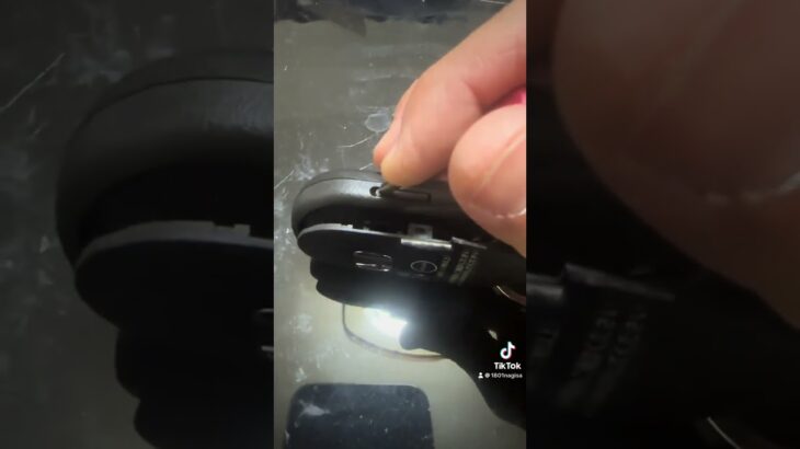 エヌボックスエンジンスターターキーの電池交換