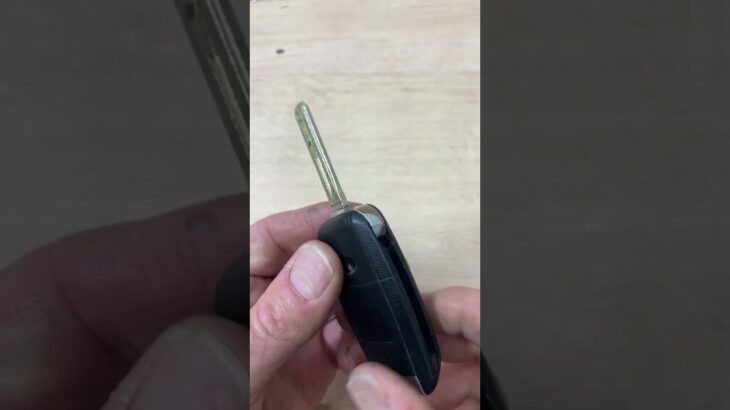 Kia Flip key battery – EASY DIY #automobile #remotebattery #mechanic #remotecontrol #carkeys