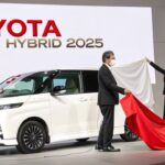 【試乗レビュー】2025年トヨタ ヴォクシー ハイブリッドの実力は？燃費・内装・安全性をチェック！