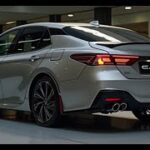2025年トヨタ・カムリ 初公開 進化した新型カムリを徹底レビュー 快適性と燃費性能が向上