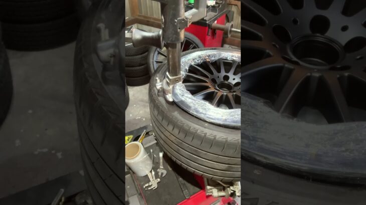 285/35R20 ホイールリペア後のタイヤ組込み作業 #タイヤ交換