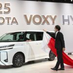 2025年 トヨタ ヴォクシー ハイブリッド 試乗・レビュー｜燃費に優れたミニバンを徹底解説！