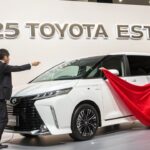 2025年トヨタ・エスティマ試乗レビュー！家族に最適なハイブリッドミニバン登場！