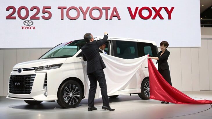 【2025年最新】トヨタ・ヴォクシー試乗＆内外装チェック！ミニバンの完成形がここに！