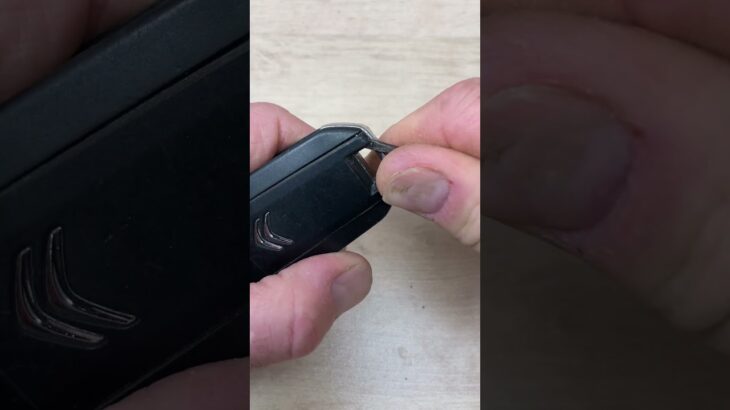 Citroen Flip key battery change -EASY DIY #automobile #remotebattery #fix #remotecontrol #carkeys