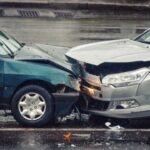 信号待ちで追突され車は全損、ところが「保険会社は交渉しません」！？　“過失ゼロ”なのに「示談は自分で」…直面した自動車保険の“落とし穴”