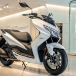 ホンダPCX160 2025年モデル試乗・レビュー！スペック・燃費・走りを解