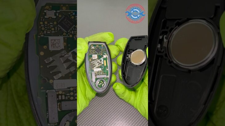 🔋🔑 Nissan Key Fob Battery Replacement! 💡💪 #Nissan #KeyFob #DIY #CarTips #BatteryReplacement