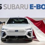 🚗【ついに公開】2025年スバルE-ボクサーの全貌！未来型ハイブリッドSUVがすごすぎる！