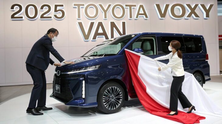 2025トヨタヴォクシー試乗レビュー｜走行性能＆内装が凄すぎる！【Japan Auto Cars】