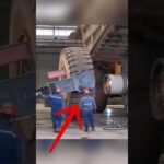 鉱用車のタイヤ交換