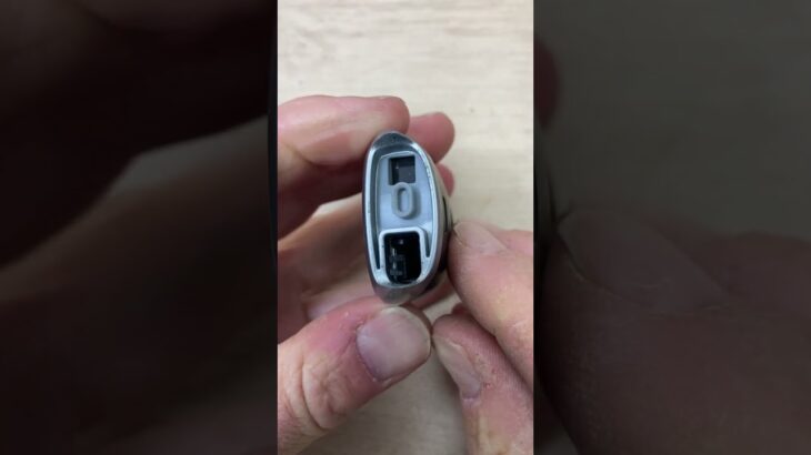Hyundai smart key battery change -EASY DIY #automobile #remotebattery #mechanic #remotecontrol