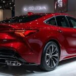 「2025」「新型SUV」「トヨタ クラウン シグニア」といった高検索キーワードを前方に配置