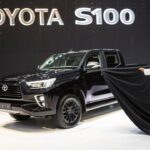 「2025トヨタS100試乗レビュー！ハイブリッド性能と燃費が驚異的！」