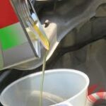 いつ換えた!? 車の「エアコンフィルター」取り換えるメリットとは ベスト交換時期は夏前の今？