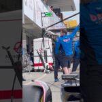 アルピーヌF1タイヤ交換練習前の準備運動