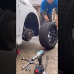 軽3,500円～タイヤ交換！　　　　　　　　　　　SUVもOK 4,500円！