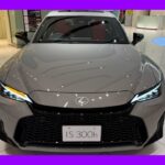 【カッコ良すぎた!】2026新型レクサスIS300h 内装･外装どこよりも詳細にレポート! マイナーチェンジでの変更点･気になる点も… | LEXUS IS300h F SPORT