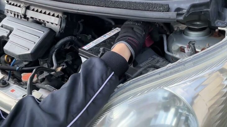 ダイハツムーブ　バッテリー交換　作業動画