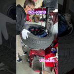 ハイラックストラックのタイヤ交換させていただきました。265-60R18