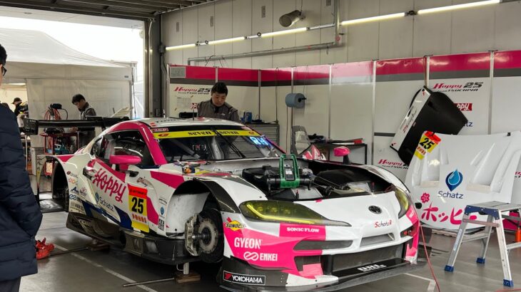 スーパーGT 富士テスト　 Hoppyつちやスープラ タイヤ交換練習