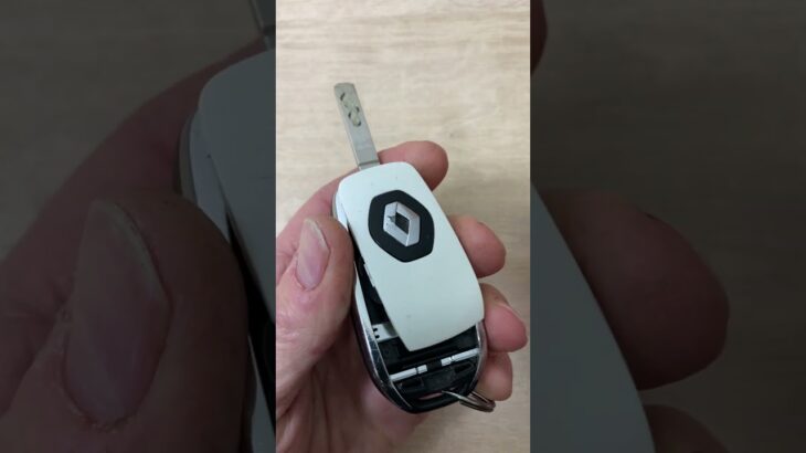 Renault flip key battery change -EASY DIY #automobile #remotebattery #mechanic #remotecontrol