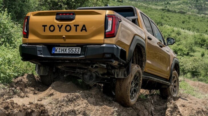 New Toyota Hilux 2026 – Offroad Test Drive
