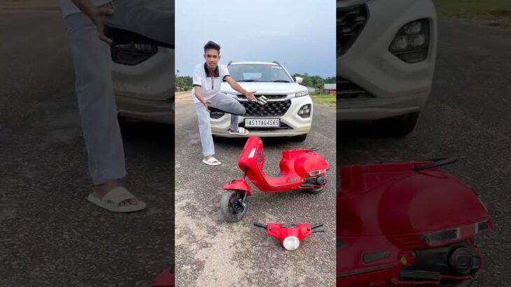 Dekho Abaro Rc Mini Laal Vaspa Scooter and Suzuki Fronx Car Testing 😍