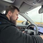 OMODA 5 EV – ワイパーをサービス位置にする方法