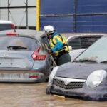 🚨【車が水没してもローンは消えない】ゲリラ豪雨で迫る「二重ローン」の恐怖…車両保険は本当に必要？🌧️🚗💰